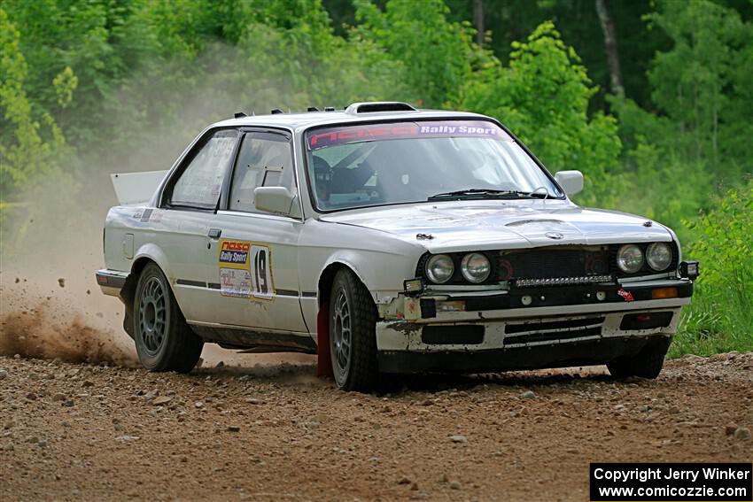 Elena Huizar / Julienne Ciacico BMW 325i on SS1, Camp 3 North.