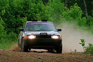 Joe Boburka / Elizabeth Unglenieks-Ploeg Ford Escort on SS1, Camp 3 North.