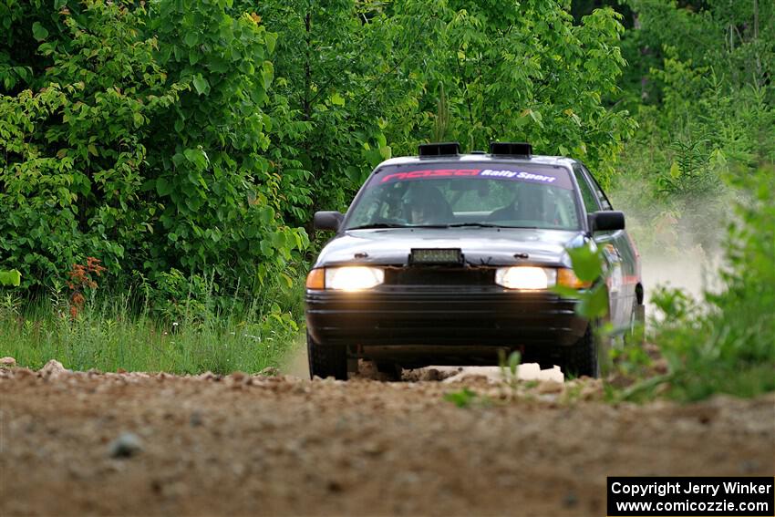 Joe Boburka / Elizabeth Unglenieks-Ploeg Ford Escort on SS1, Camp 3 North.
