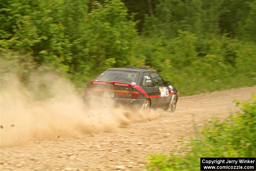 Joe Boburka / Elizabeth Unglenieks-Ploeg Ford Escort on SS3, Woodtick Hollow.