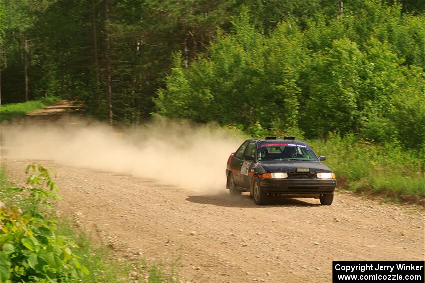 Joe Boburka / Elizabeth Unglenieks-Ploeg Ford Escort on SS4, Hollow Woodtick.