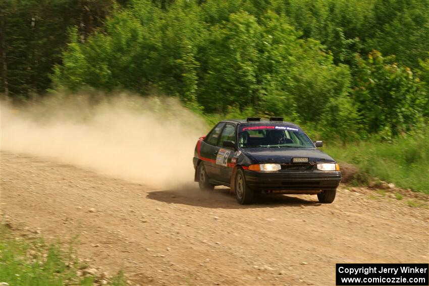 Joe Boburka / Elizabeth Unglenieks-Ploeg Ford Escort on SS4, Hollow Woodtick.