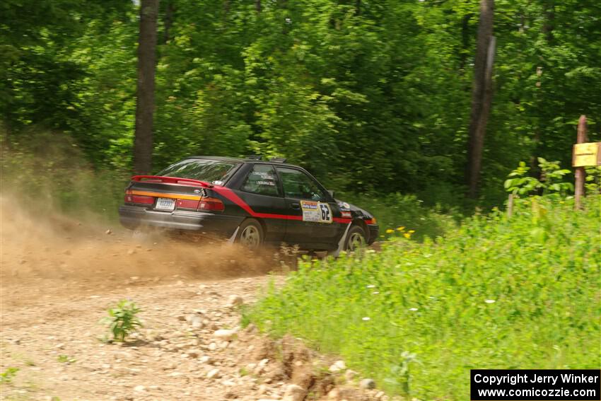 Joe Boburka / Elizabeth Unglenieks-Ploeg Ford Escort on SS4, Hollow Woodtick.
