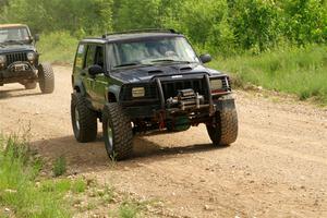 A Jeep Grand Cherokee sweeps SS4, Hollow Woodtick.