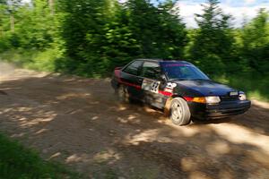 Joe Boburka / Elizabeth Unglenieks-Ploeg Ford Escort on SS5, Chainsaw Junksin.