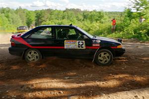 Joe Boburka / Elizabeth Unglenieks-Ploeg Ford Escort on SS5, Chainsaw Junksin.