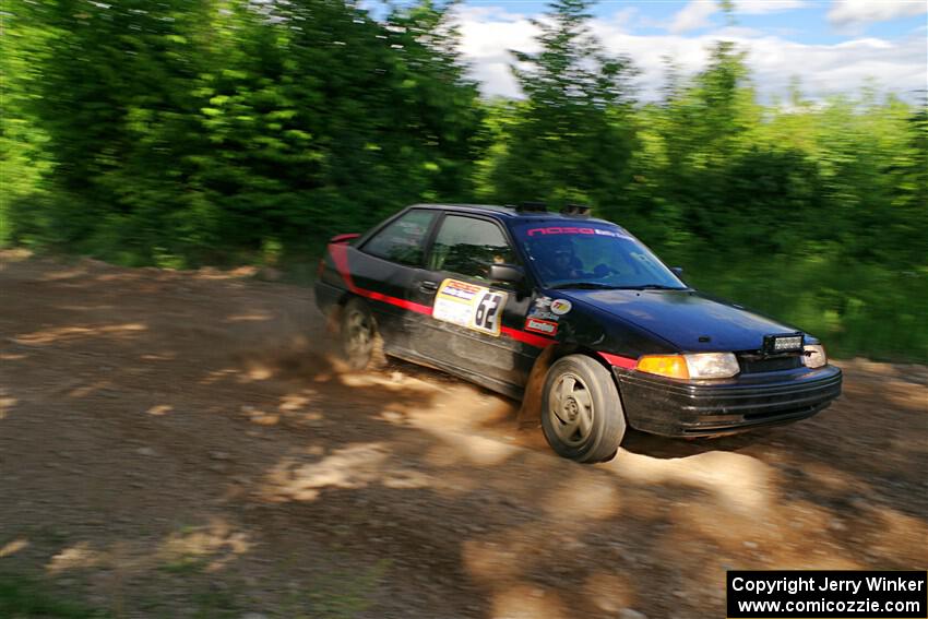 Joe Boburka / Elizabeth Unglenieks-Ploeg Ford Escort on SS5, Chainsaw Junksin.