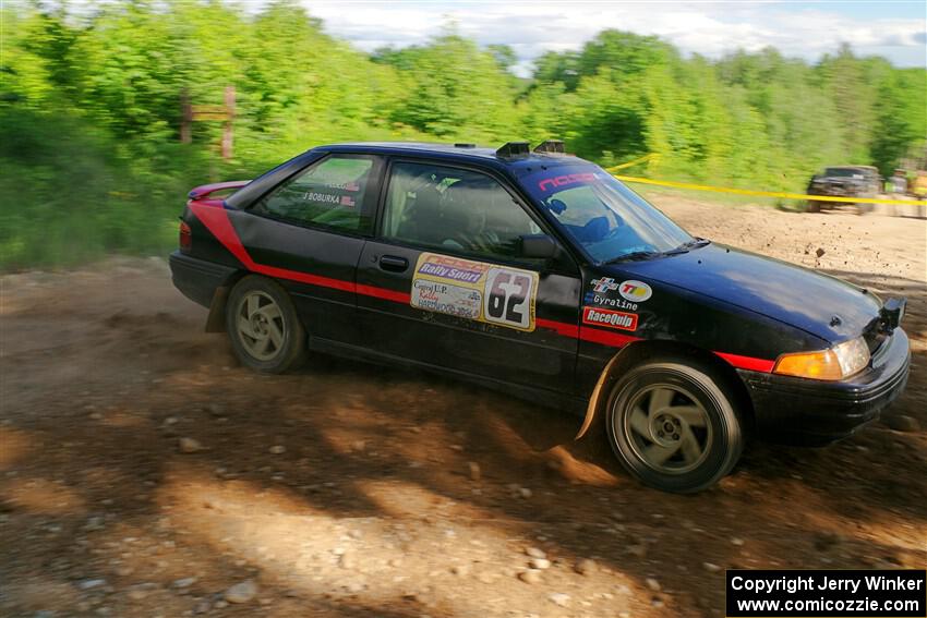 Joe Boburka / Elizabeth Unglenieks-Ploeg Ford Escort on SS5, Chainsaw Junksin.