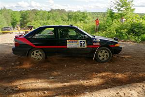 Joe Boburka / Elizabeth Unglenieks-Ploeg Ford Escort on SS5, Chainsaw Junksin.