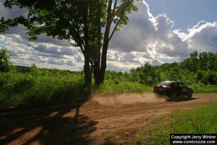 Joe Boburka / Elizabeth Unglenieks-Ploeg Ford Escort on SS5, Chainsaw Junksin.