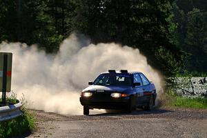 Joe Boburka / Elizabeth Unglenieks-Ploeg Ford Escort on SS6, Camp 3 South.
