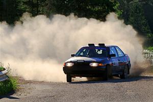 Joe Boburka / Elizabeth Unglenieks-Ploeg Ford Escort on SS6, Camp 3 South.