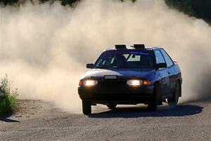 Joe Boburka / Elizabeth Unglenieks-Ploeg Ford Escort on SS6, Camp 3 South.