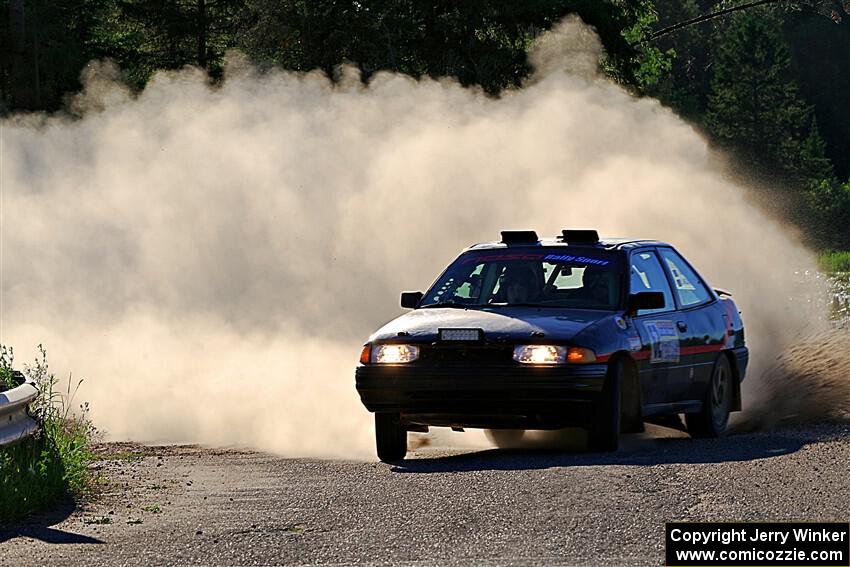 Joe Boburka / Elizabeth Unglenieks-Ploeg Ford Escort on SS6, Camp 3 South.