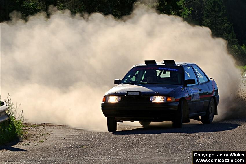 Joe Boburka / Elizabeth Unglenieks-Ploeg Ford Escort on SS6, Camp 3 South.