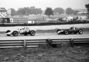 Ron Whitston's Lynx B ahead of Steve Carlstrom's Napmobile XL Formula Vee