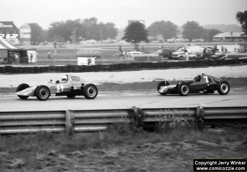 Ron Whitston's Lynx B ahead of Steve Carlstrom's Napmobile XL Formula Vee