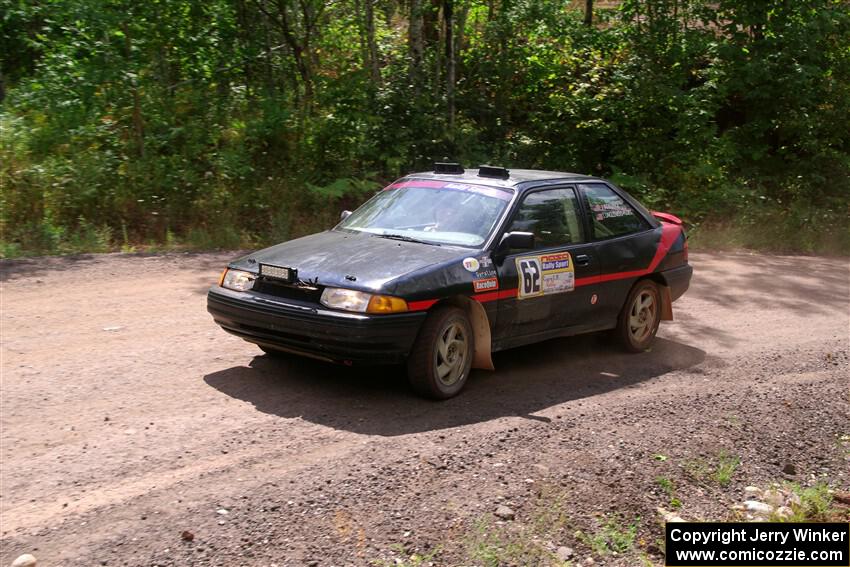 Joe Boburka / Elizabeth Unglenieks-Ploeg Ford Escort on SS3, Norway Home.