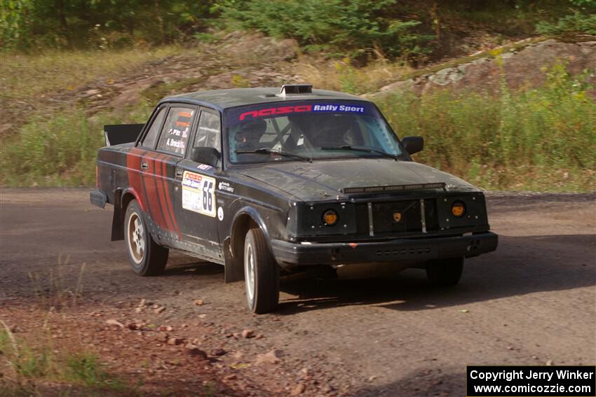 Adam Brock / Shanti Witt Volvo 244 on SS5, Norway South II.