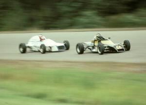 Steve Kelly's Tiga FFA78 and Tony Foster's Van Diemen RF83