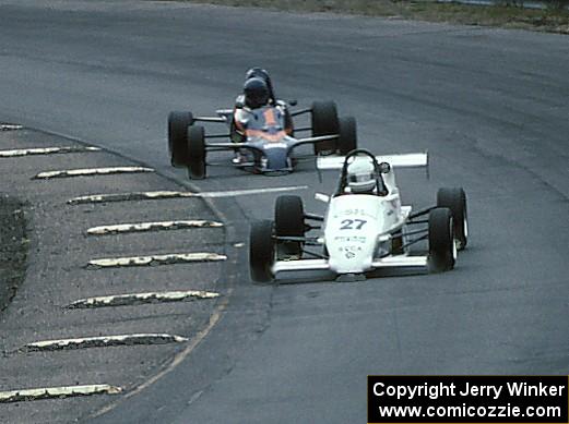 Bob Stocker II's Mondiale 85 Formula Continental and George Anderson's Swift DB-1