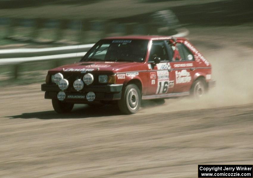 Henry Krolikowski / Cindy Krolikowski in their Dodge Omni.