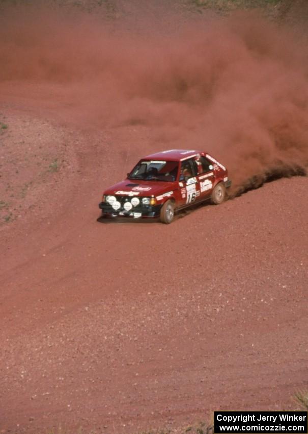 Henry Krolikowski / Cindy Krolikowski in their Dodge Omni.