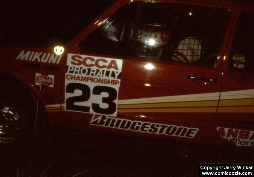 Jody Lift / Tony Turnlund in their VW GTI at night.