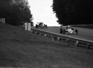 Van Roberts' Mondiale Formula SAAB leads the field into turn 5.