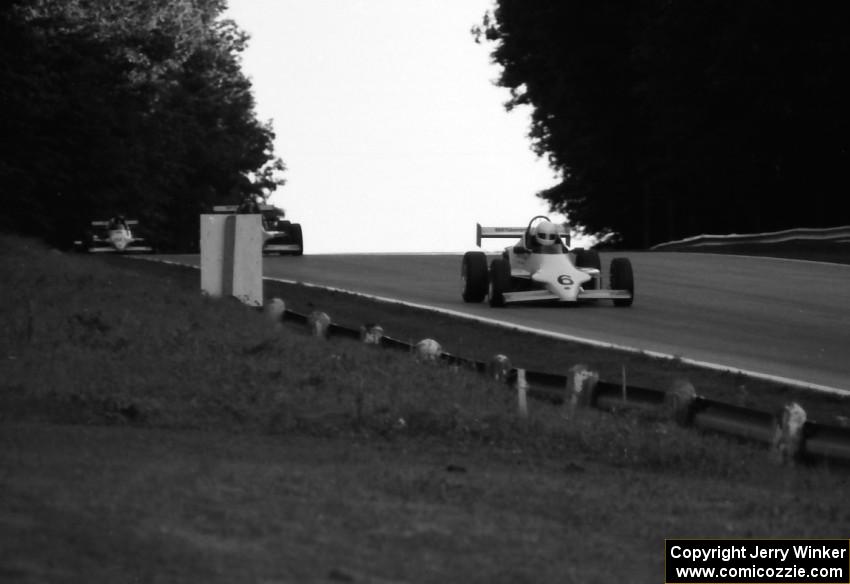 Van Roberts' Mondiale Formula SAAB leads the field into turn 5.