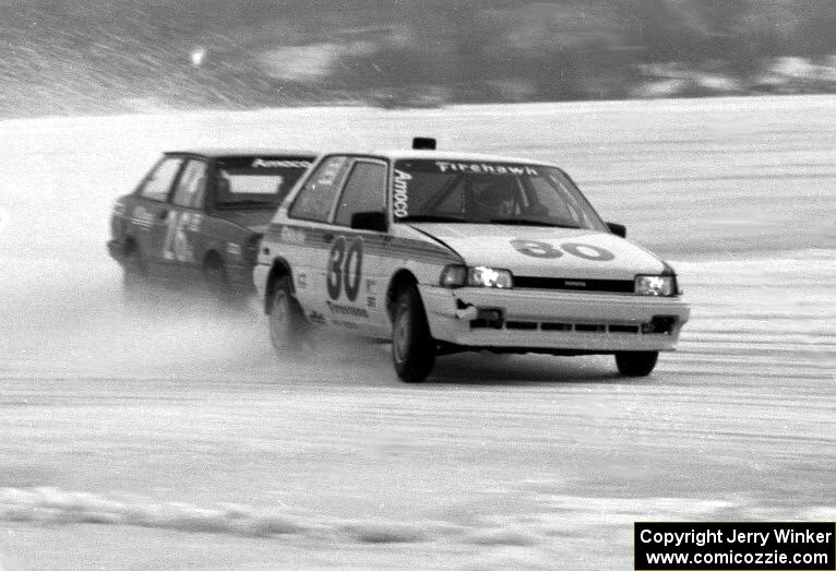 Dave Markquart / Jeff Sinden Toyota FX-16 battles the Don Coatsworth / Marianne Coatsworth VW Fox