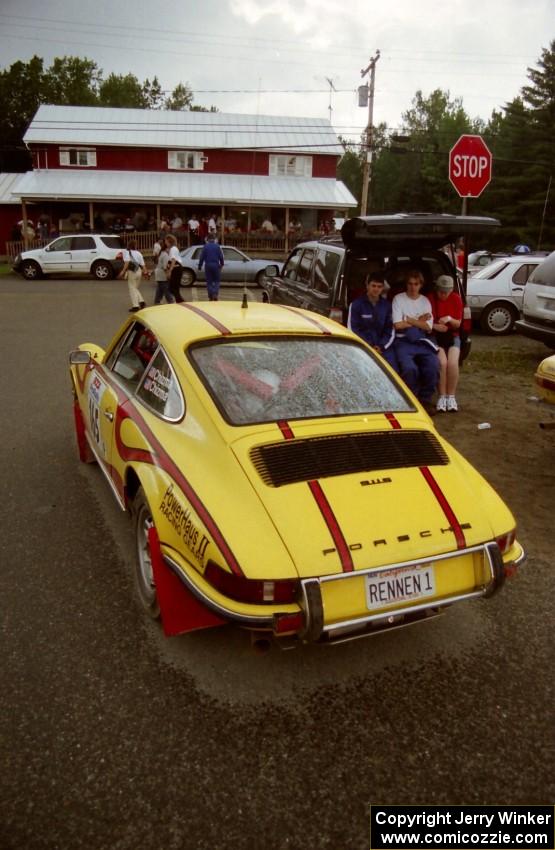 Dennis Chizma / Claire Chizma Porsche 911 at Ocquossoc service