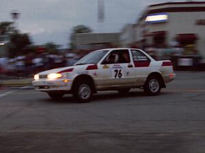 Ted Mendham / Lise Mendham Nissan Sentra SE-R on SS10 (In Town)