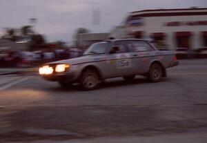 Don Paulsen / Charles Paulsen Volvo 240 on SS10 (In Town)