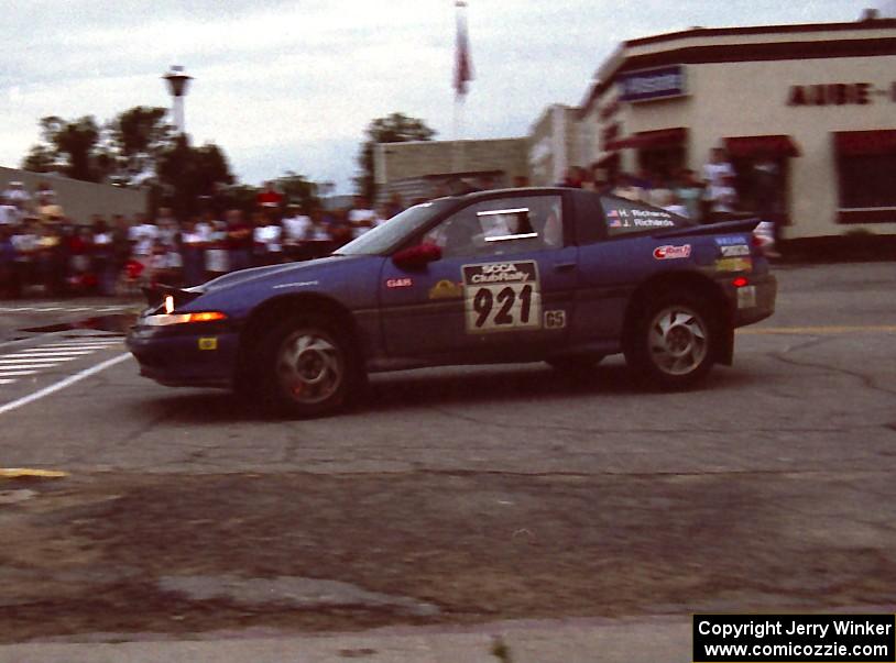 Howie Richards / Joel Richards Mitsubishi Eclipse on SS10 (In Town)