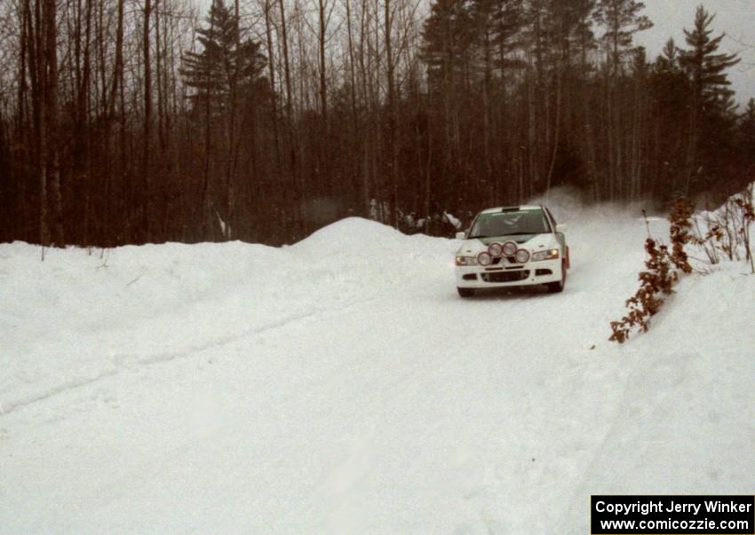 Seamus Burke / Charles Bradley Mitsubishi Lancer Evo VIII on SS1 (King Road & Scenic Rte. 3)