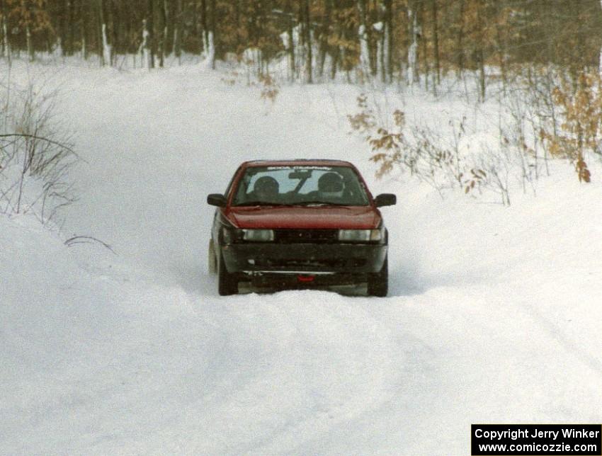 Pete Hascher / Scott Rhoades Nissan Sentra SE-R on SS10 (Beechler)