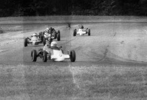 Formula Vees stream into turn 6: Jay Dekko's Tigger Type 820, Mike Vrchota's MTV-1 and others follow.