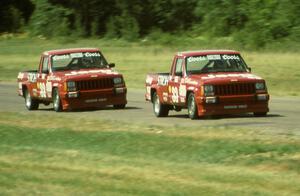 Tommy Archer ahead of brother Bobby Archer both in Jeep Comanches