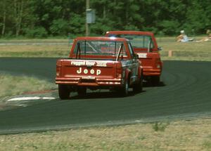 Tommy Archer ahead of brother Bobby Archer both in Jeep Comanches