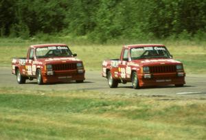 Tommy Archer ahead of brother Bobby Archer both in Jeep Comanches