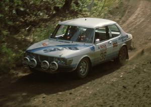 Sandy Liversidge / Boyd Smith in their Gr.A SAAB 99.