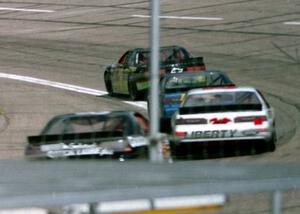 Jay Sauter leads the filed