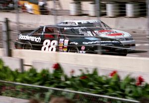 Mike Eddy's Pontiac Grand Prix and Terry Wente's Chevy Lumina