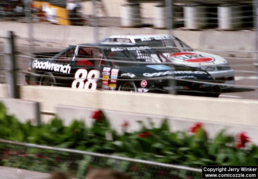 Mike Eddy's Pontiac Grand Prix and Terry Wente's Chevy Lumina