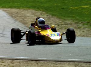 Jeff Thompson's Royale RP24 Club Formula Ford