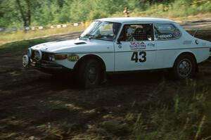 Tom Gillespie / Jeremiah Ball ran the divisional rally in their SAAB 99.
