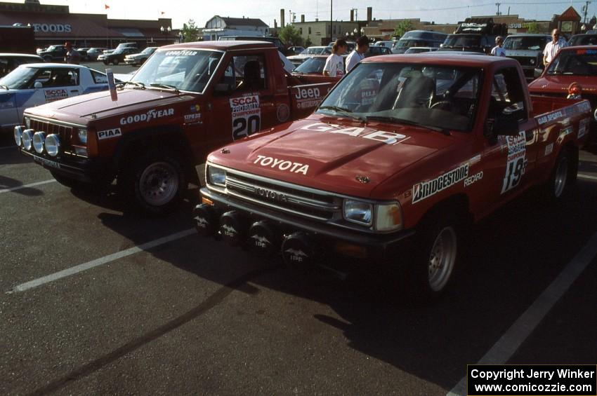 Gary Gooch / Judy Gooch in their Toyota Pickup along side the Jeep Comanche of Roger Hull / Rob Cherry.