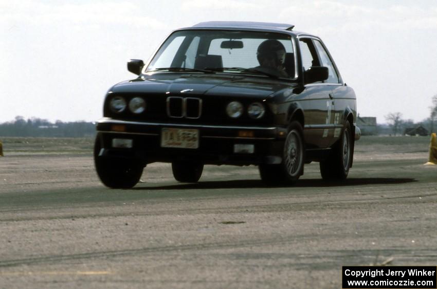 Jim Wiles' C-Stock BMW 318i at Owatonna Airport