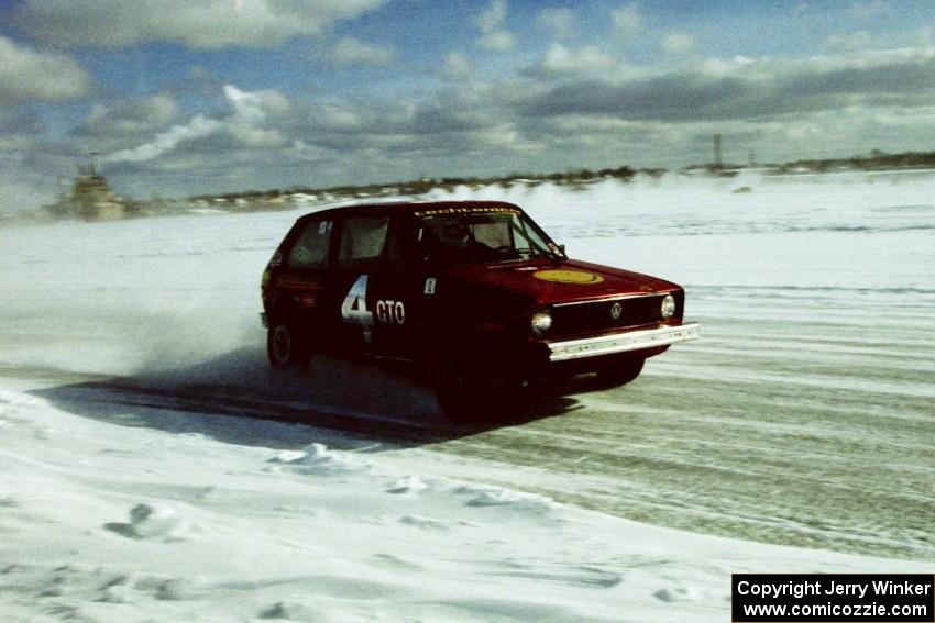 Len Jackson's VW Rabbit battles the Lyle Nienow / Mark Nienow / Bud Erbe Chevy Cavalier Z-24